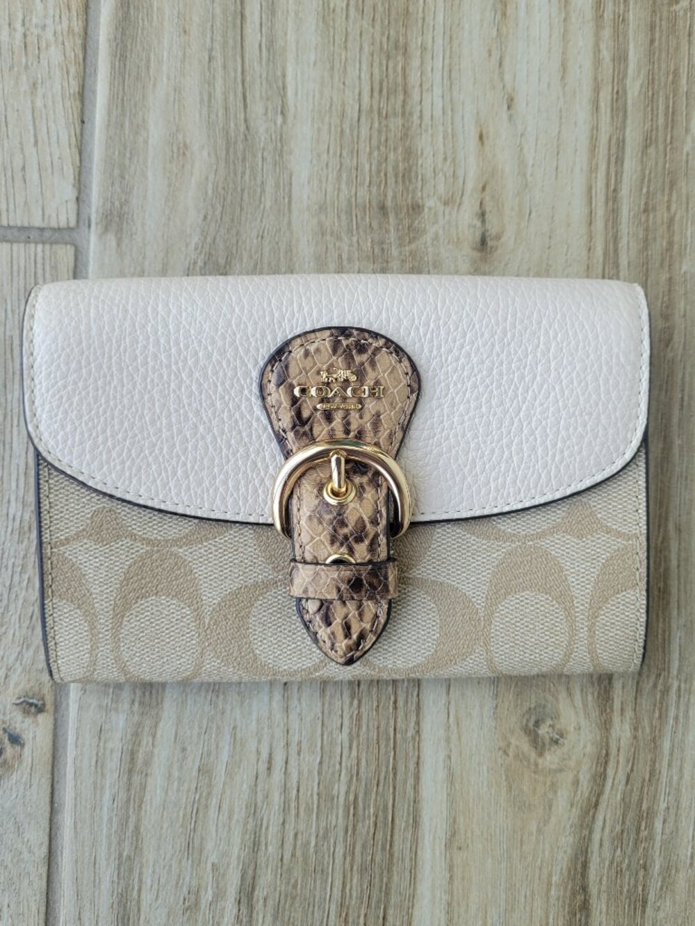 Coach Kleo Wallet in Blocked Signature Canvas - NWT Light Khaki Multi